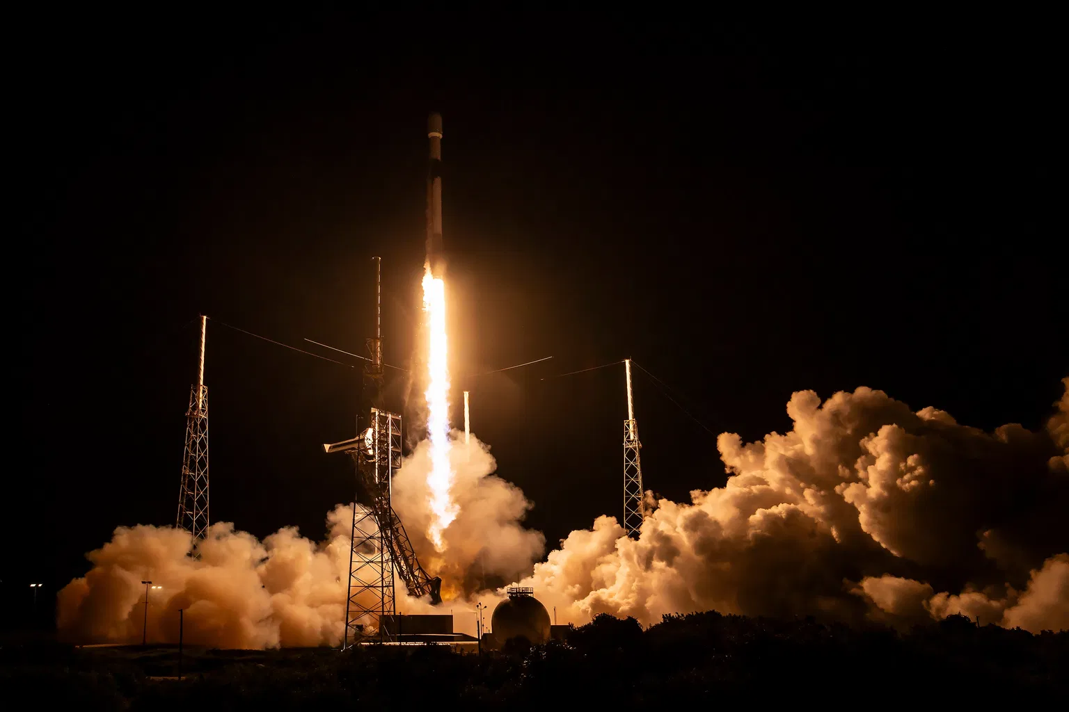 AST SpaceMobile (ASTS) Stock Analysis: 125% Surge and What's Next for Investors