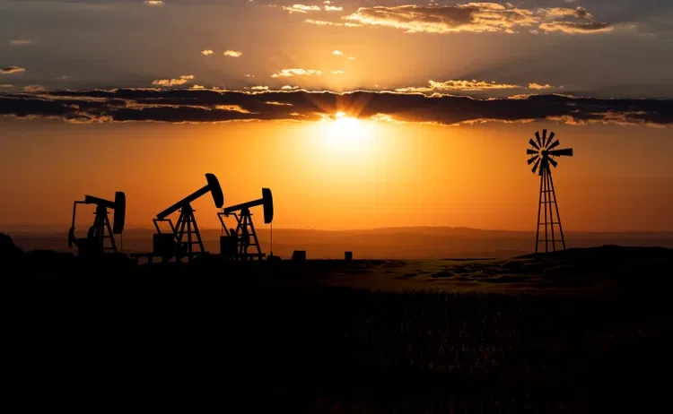 Oil Prices Surge to 9-Month Highs as Middle East Conflict Escalates