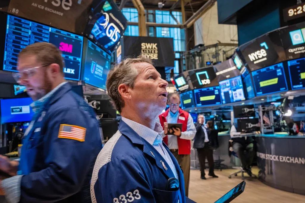 Dow Jones 2024: From 40,000 Milestone to Year-End Volatility