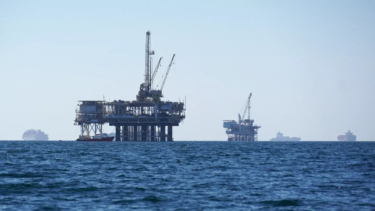 Crude Oil Prices Today: Market Volatility and Investment Impact