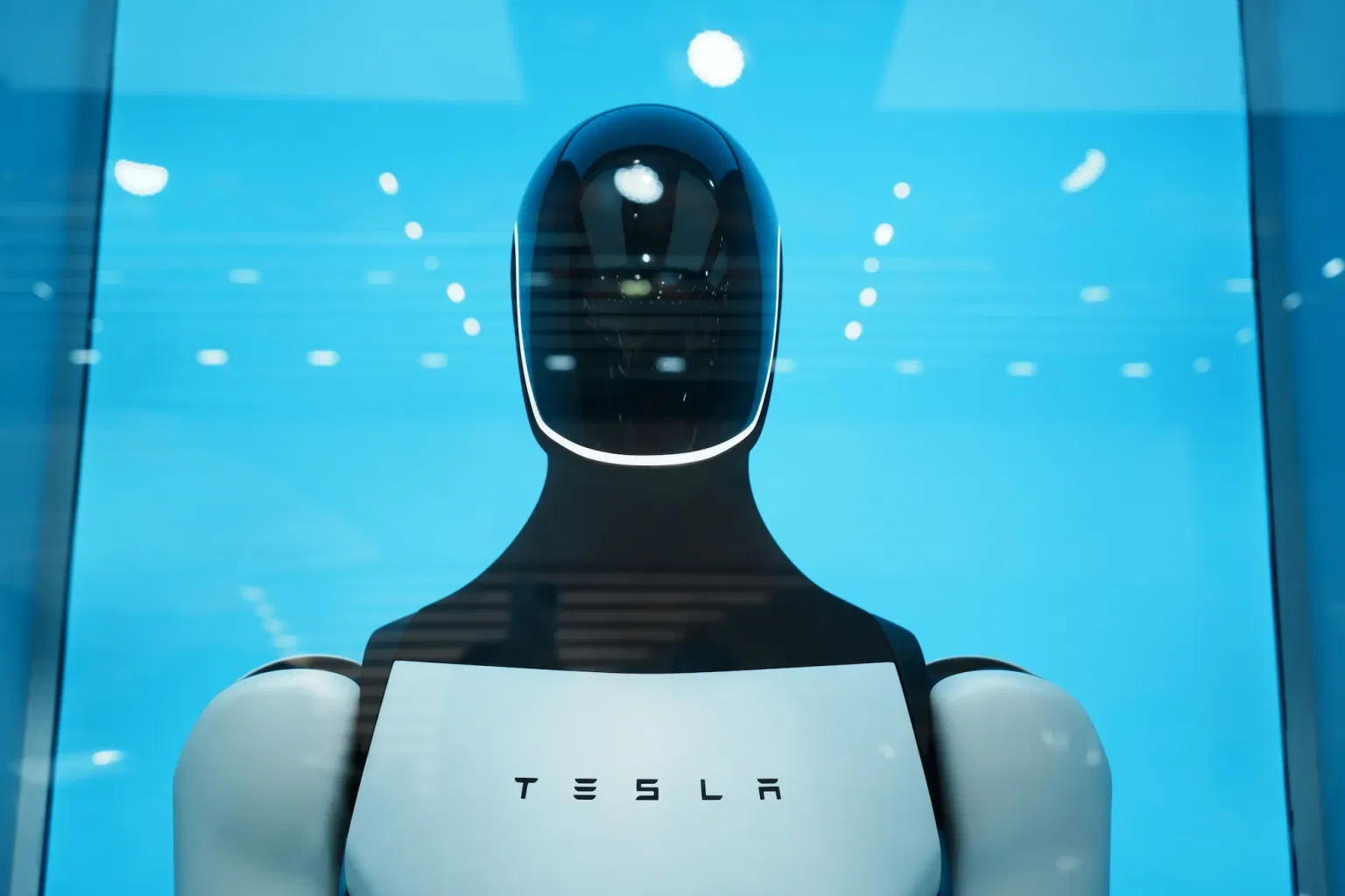 TSLA Stock Tumbles After Earnings Beat — $25B AI Bet Sparks Investor Fears