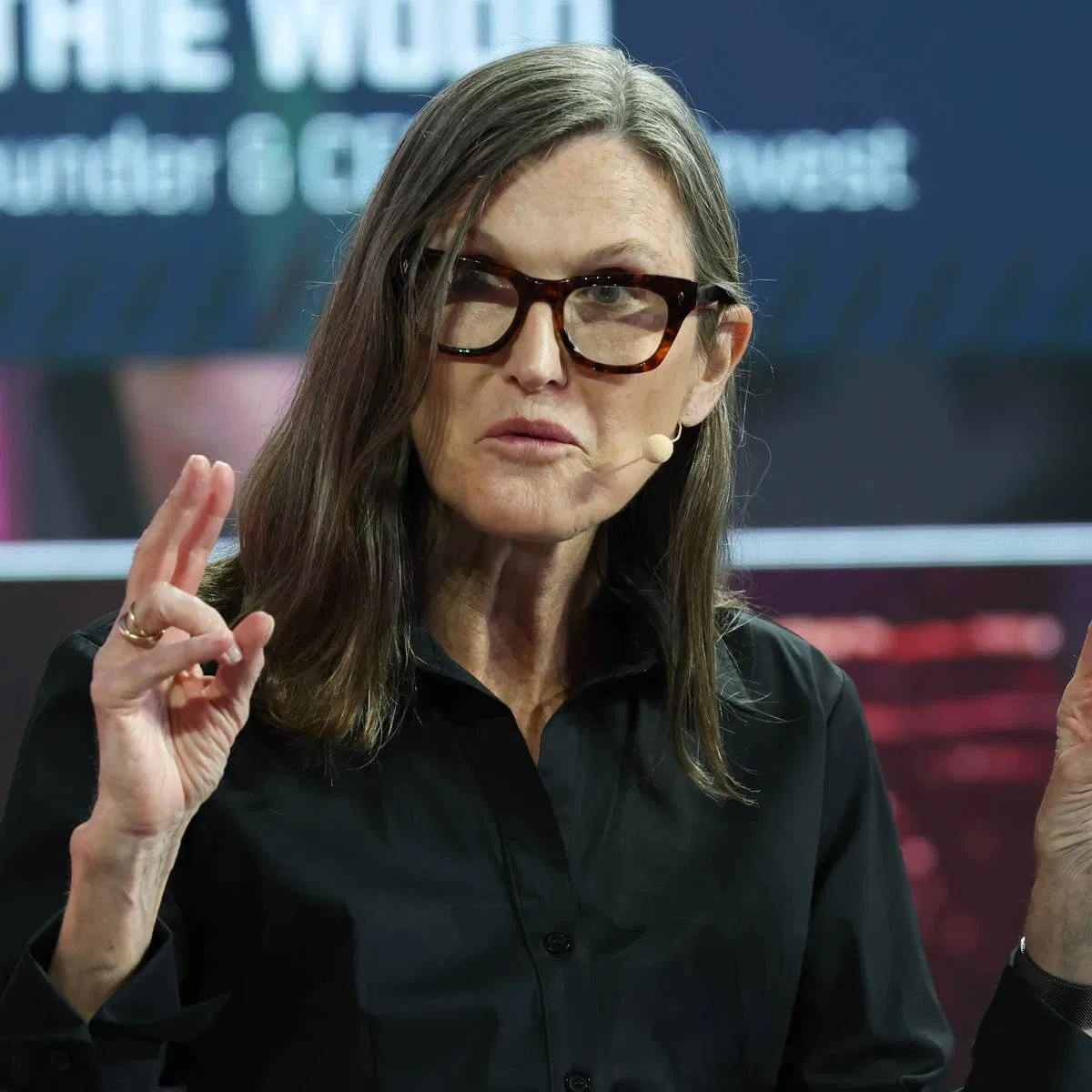 Cathie Wood's Semiconductor Stock Shuffle: Selling AMD and TSMC While Buying Cerebras CBRS