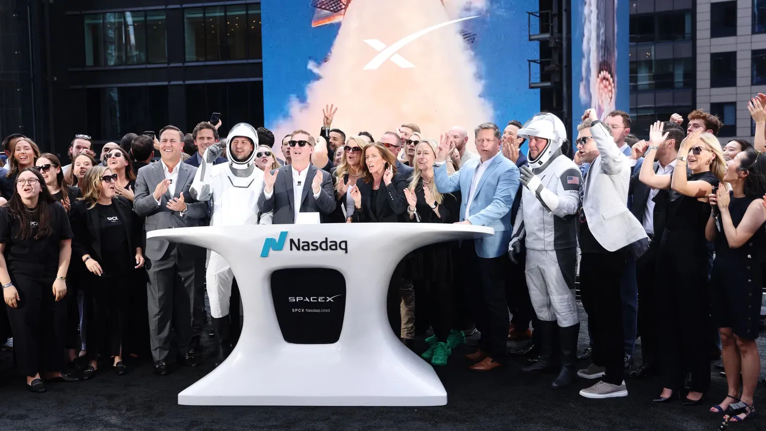 SPCX Stock: SpaceX IPO Soars 19% on Record $2.1 Trillion Debut
