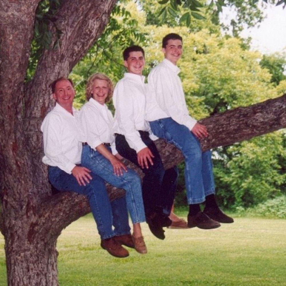 Awkward Family Photos We Can t Explain 2