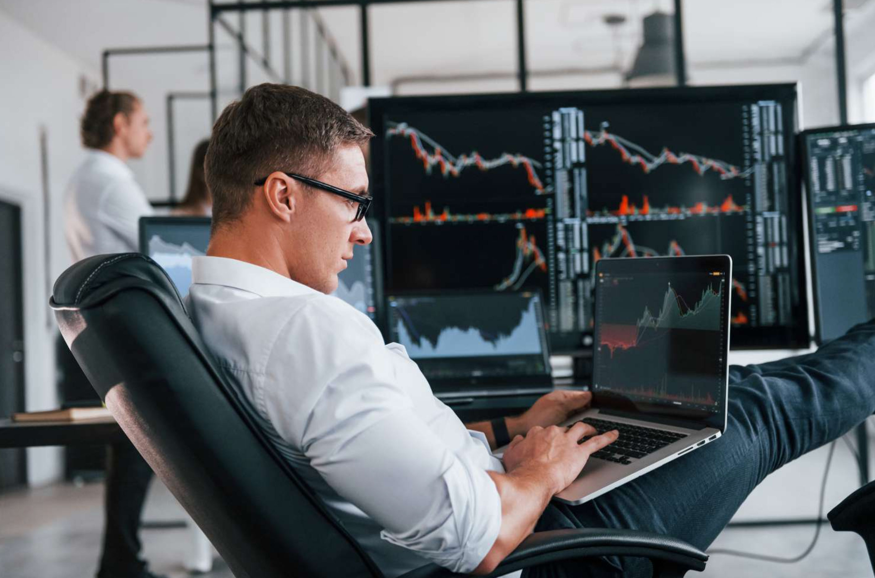 what is a stockbroker_193f2db7 df28 41b5 8499 fd5037bbcf69