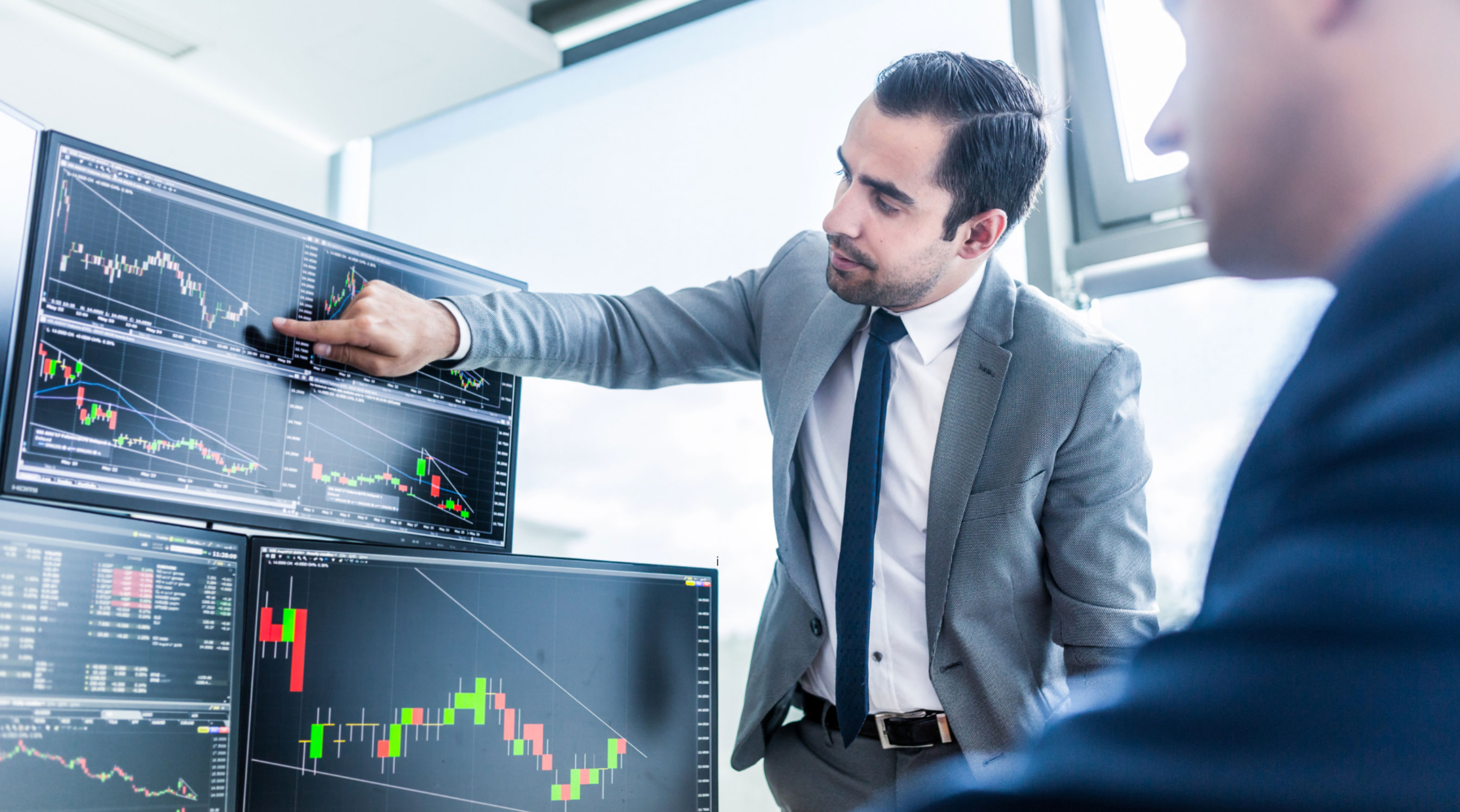 what is a stockbroker_f70713df a699 493d 8a7e dfa1a5423fe2