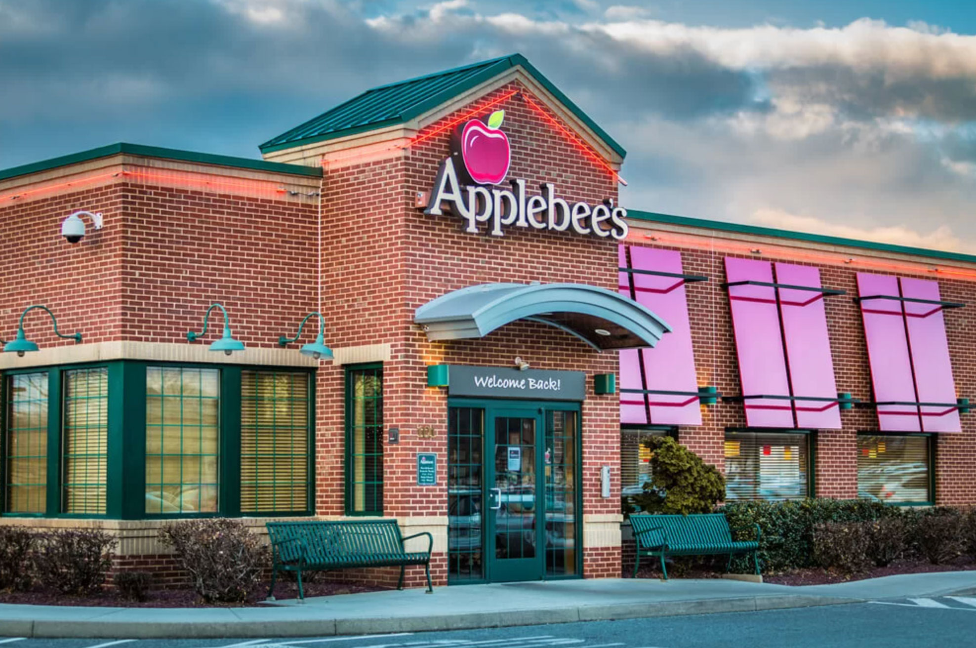 applebees ceo john peyton salary net worth_102c7799 2420 4c2c b75d 93208097b88c