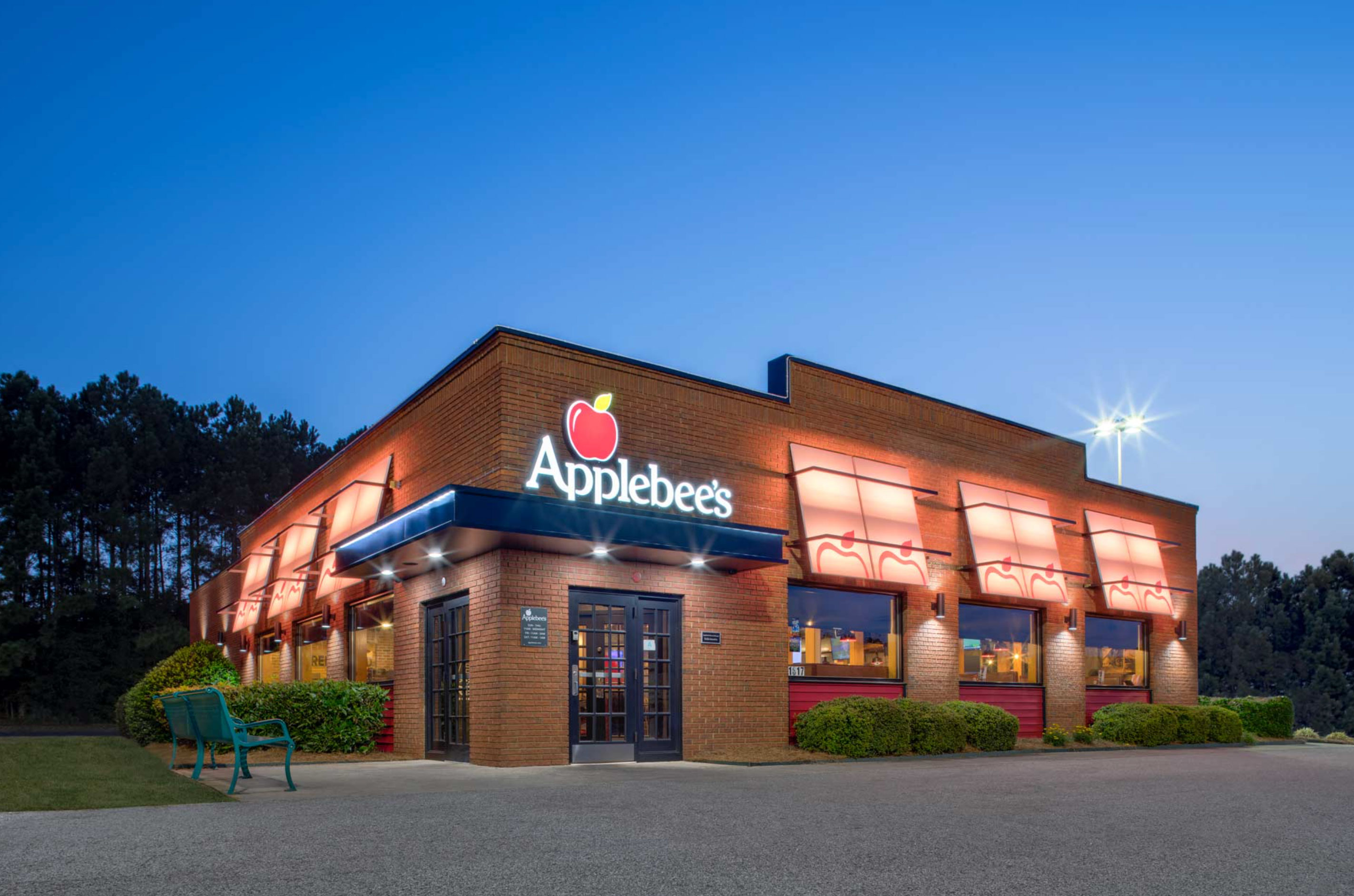 applebees ceo john peyton salary net worth_341c355f 66a7 4e8b 9899 f83d500722c6