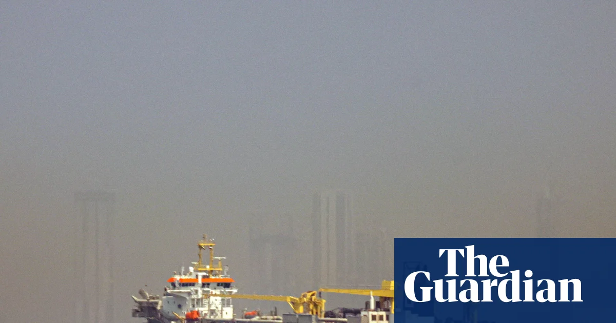 Strait of Hormuz Crisis: How Oil Price Volatility Impacts Your Investments