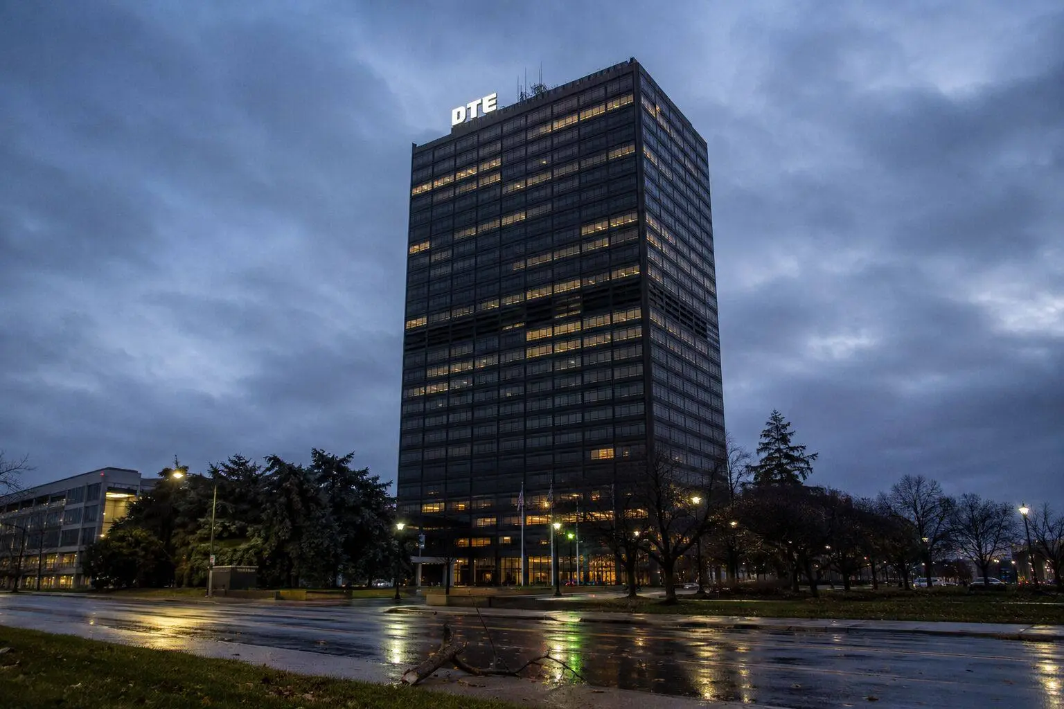 1788618426208_dte confronts 80388 storm outages amid 900 million grid reliability investment