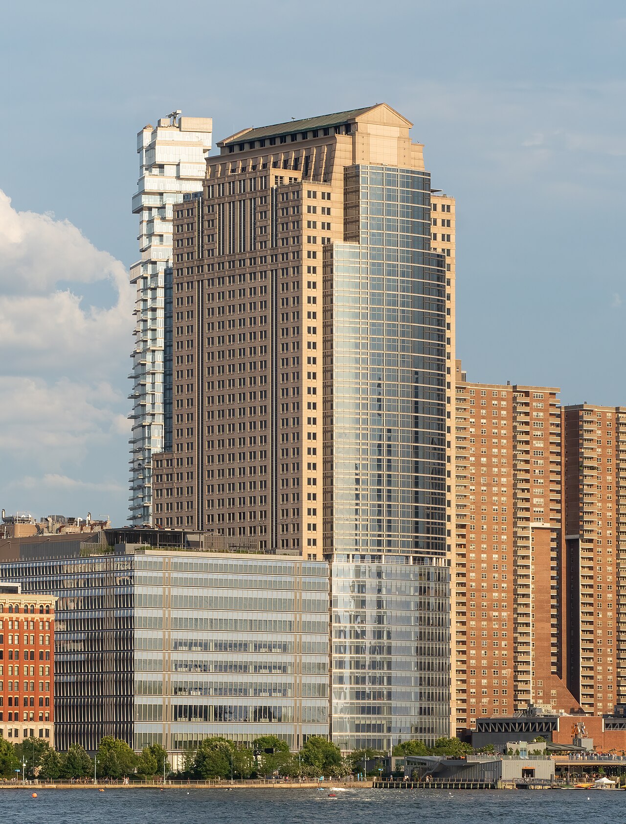 1791296573928_388_Greenwich_Street_ 24252 